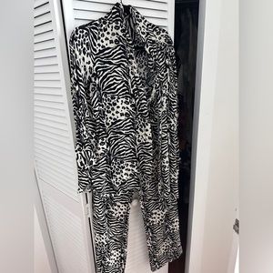 Black and white leopard set